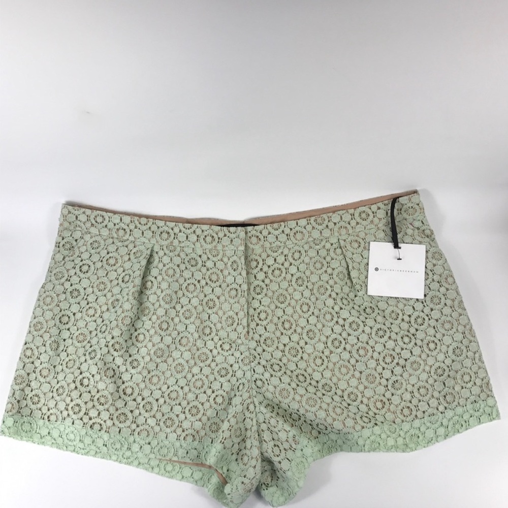 Victoria Beckham for Target Lace Shorts NEW 
Sz 22W Casual Summer Festival
